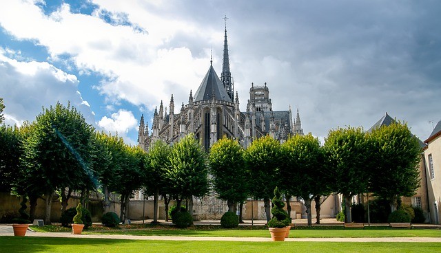 Orléans, ville de brocantes aux portes de Paris