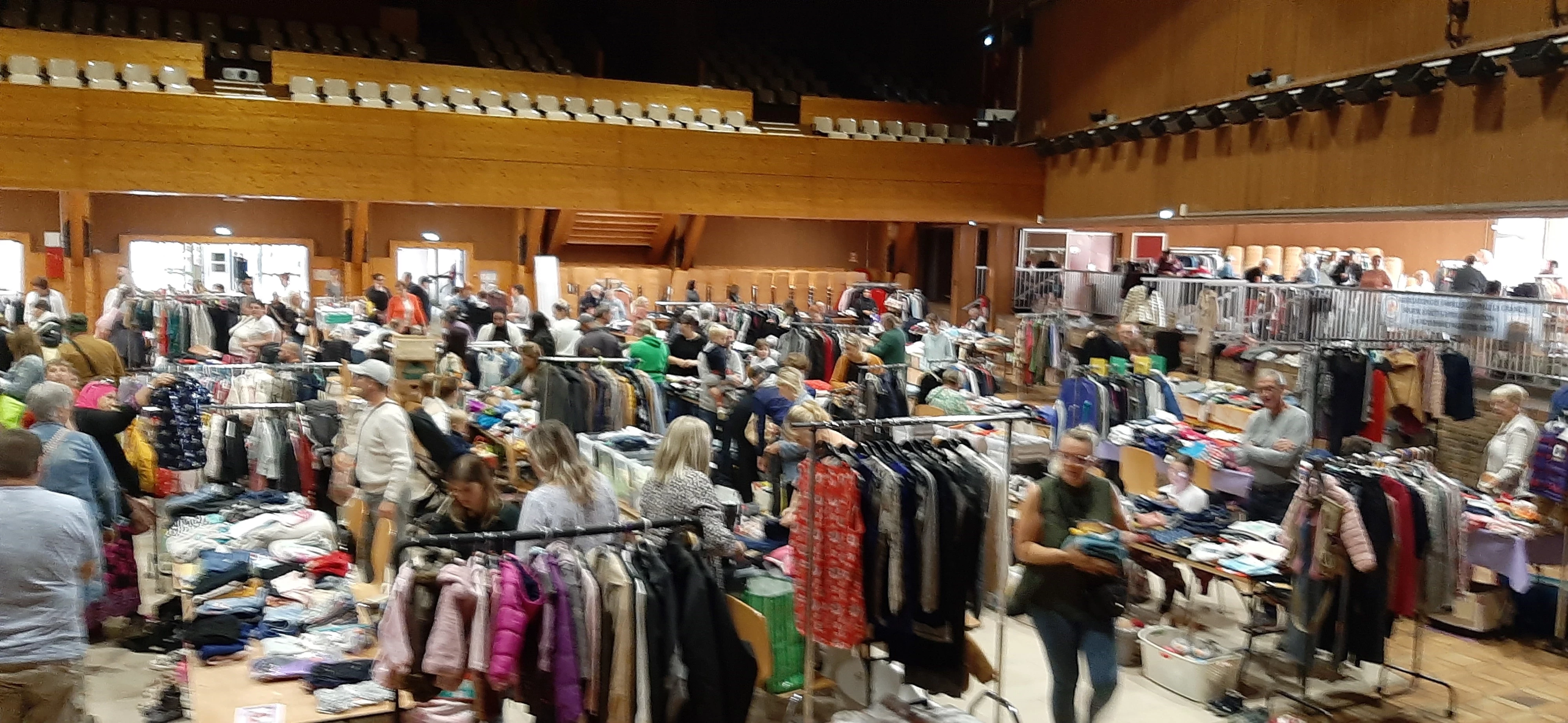 Bourse aux vetements tous ages et puericulture