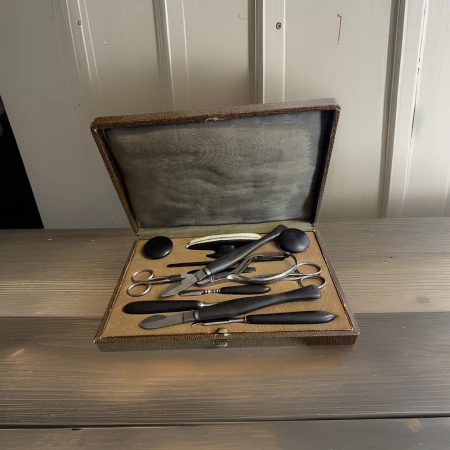 Set de manucure ancien